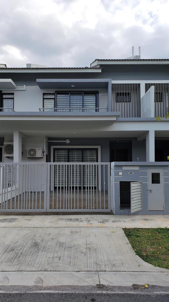 Sr Home-Stay @ Klia Kuala Lumpur Exteriör bild
